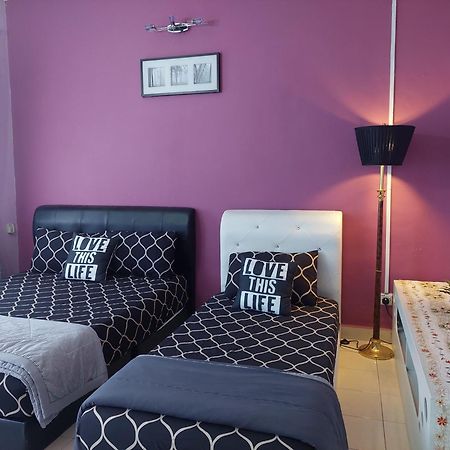 E&A Homestay Klia/ Sepang/ Nilai Exterior photo