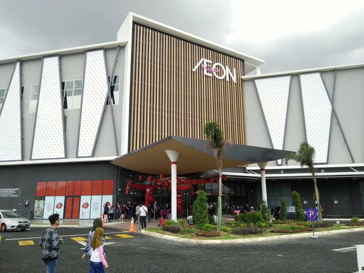 E&A Homestay Klia/ Sepang/ Nilai Exterior photo
