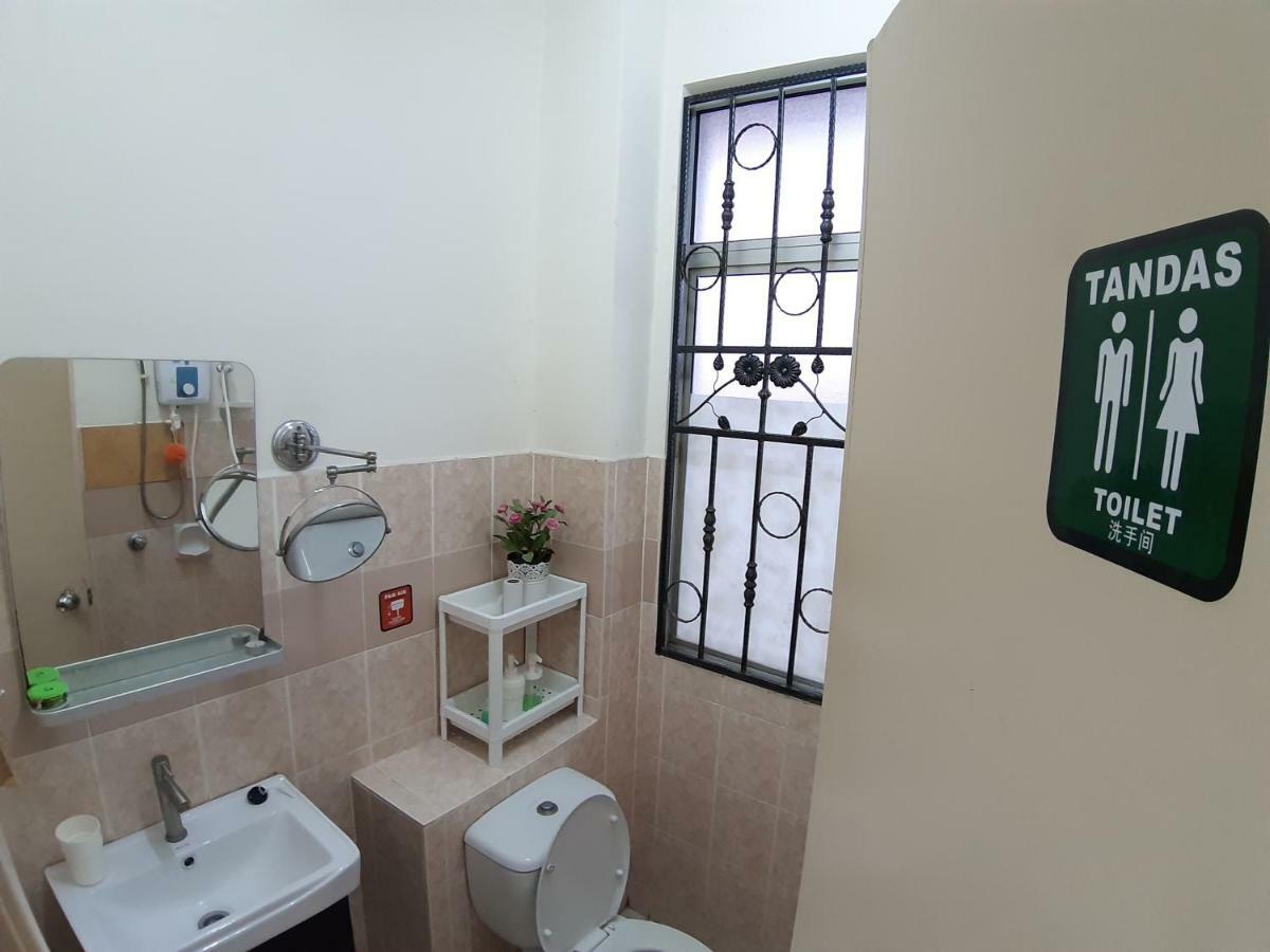 E&A Homestay Klia/ Sepang/ Nilai Exterior photo
