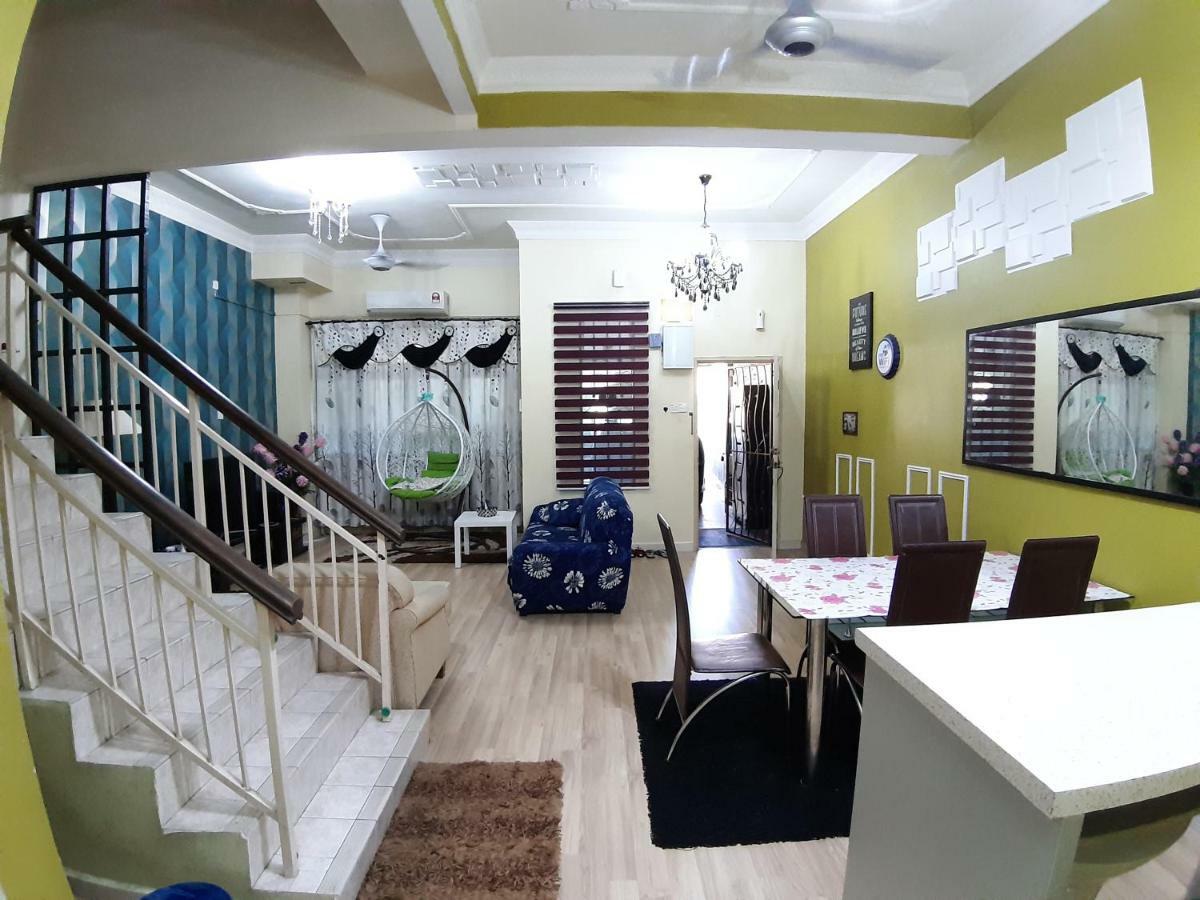 E&A Homestay Klia/ Sepang/ Nilai Exterior photo